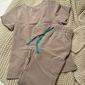 Figs Catarina and high waisted yola